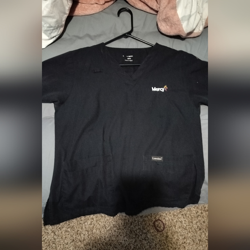 Women's mercy scrub top